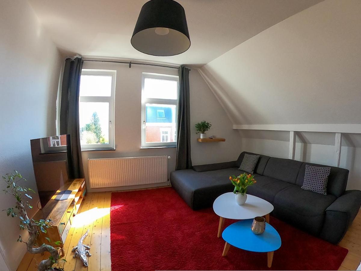 Zentrale große Ferienwohnung -94qm- Oldenburg - Bettwäsche und Handtücher sind vorhanden Exterior foto